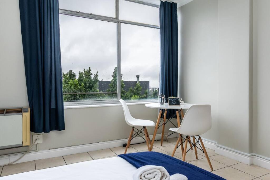 Kloof Street-heart Of The With Parking And Netflix Appartement